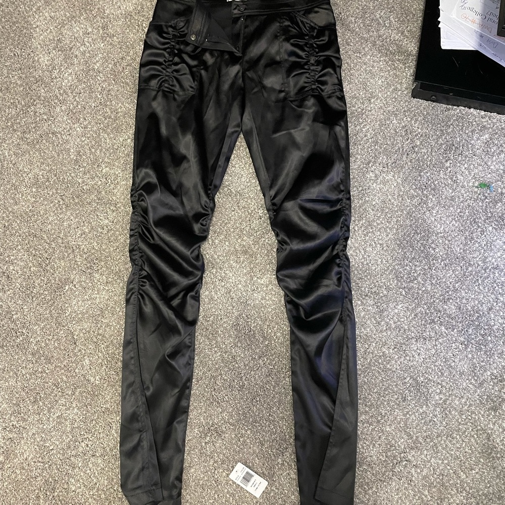 Size 28 sinched pants! Super cute! In perfect condition
